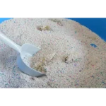 Bentonite cat litter with scoop in blue tray by YoVia Pet Products