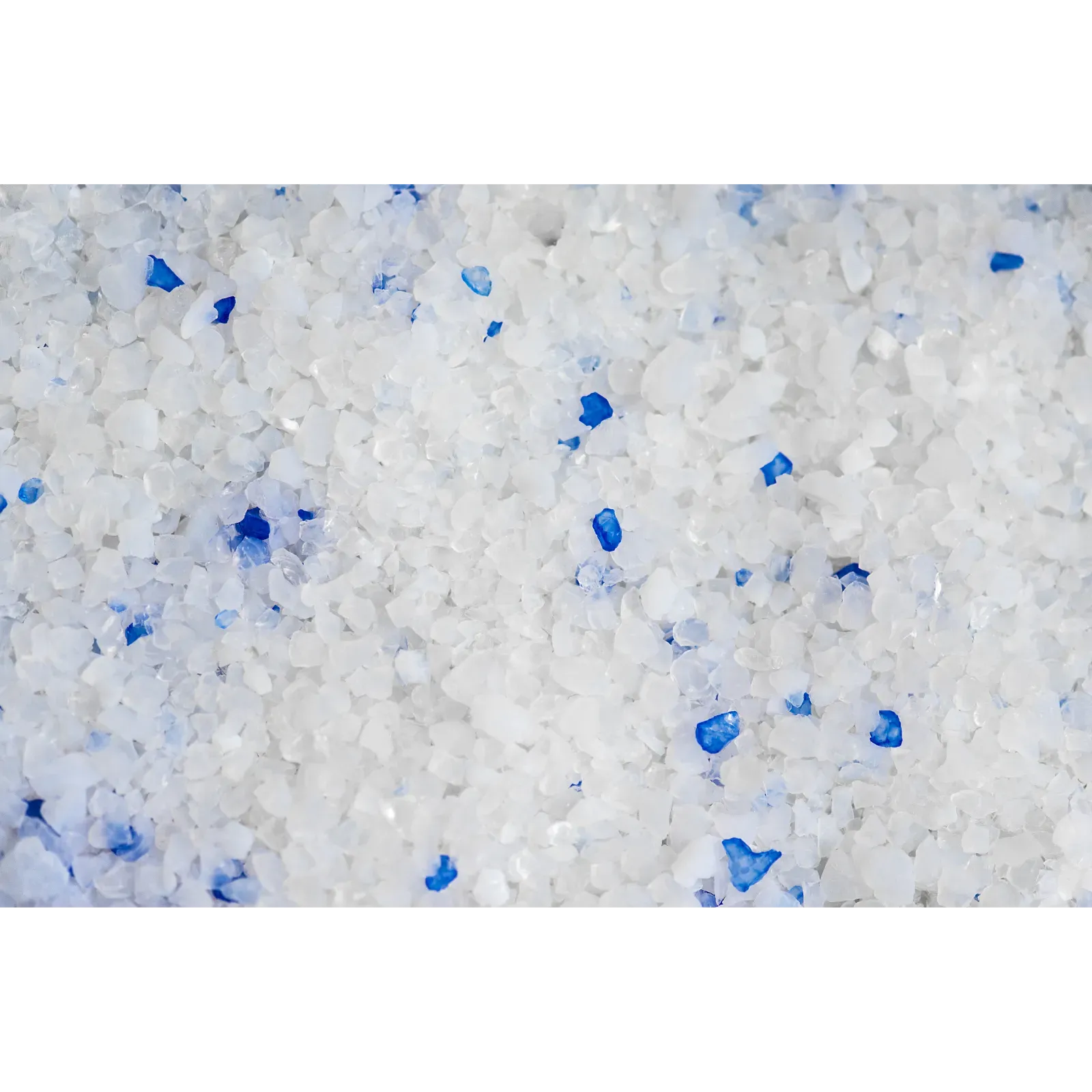 Silica gel crystal cat litter with blue absorbent beads